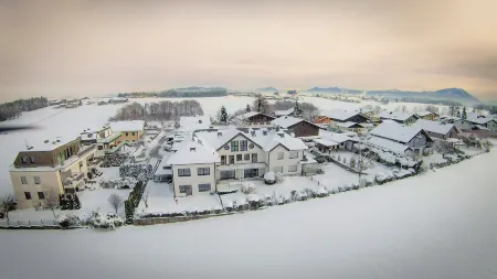 GLÜCKSMOMENT" maisonette apartment: Harmonious refuge for creative time out