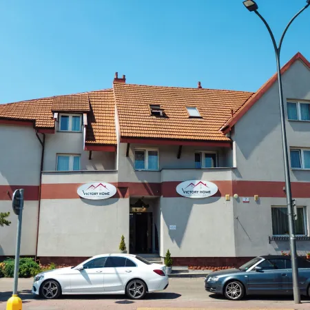 Hotel Victory Home - 10Min Lotnisko Chopina, 15Min to Zachodni, 5Min to Progresja Отели рядом с достопримечательностью «Бемово»
