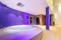 The Lodge at Meyrick Park - Hot Tub