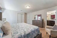 Loft & Leisure Villa 6 Bdrs!