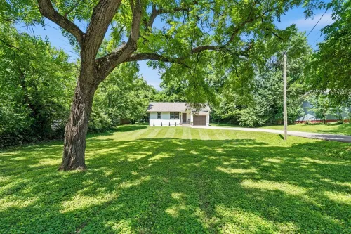Cozy&Quiet Modern Retreat Near Hwy 65 & Cherry St
