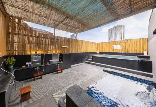 아주마야 낌 마 2 주변 거리 또는 레스토랑