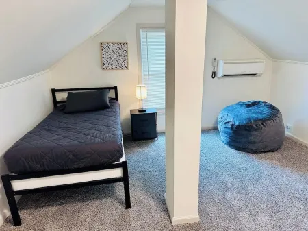 Clay Roof Inn *Freshly Renovated*