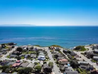 33% Discount, <br>Fantastic Location, steps to ocean, clean comfortable house...