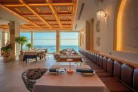 Qlusive Hotel فنادق في Bayraklidede Mahallesi