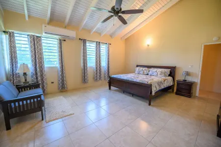 Cozy property near Sandy Point Beach