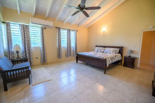 Cozy property near Sandy Point Beach