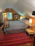 Lakefront  3-bedroom Rustic Cabin in Ryegate, VT. Pet-Friendly! Hotels in Ryegate
