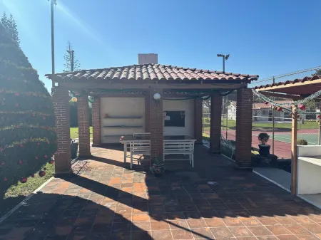 Casa en Lomas de Cocoyoc, Alberca, Pet friendly.