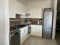 Spacious, modern apartment with ocean views - 10 mins to the beach! Tala 호텔