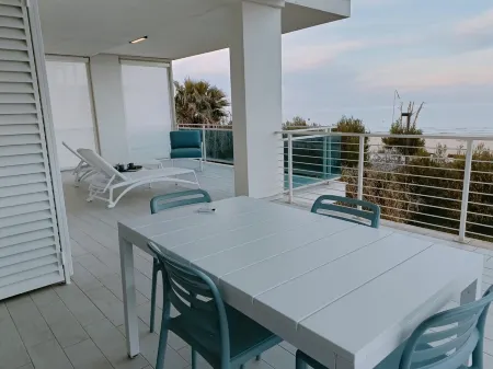 Seafront, apartment with wonderful terrace