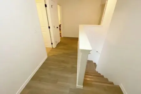 Clean, Close to WSU and Great for Groups Отели рядом с достопримечательностью «Department of Teaching and Learning»