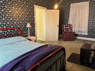 3-bedroom house in delightful Circleville with AC, WiFi. Enjoy a cozy stay Circle City Events & Fun Center附近的飯店