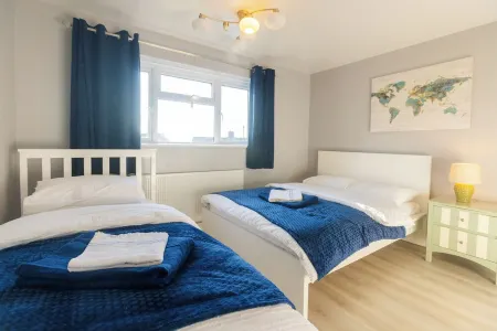 4 Bedroom Gateway: Winchester - Town Centre 4 mins.