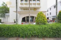 Kumala Hotel Bandung Các khách sạn gần Monument Engels Linotype Machinemodel 73 R4728