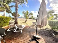 NEW magnificent one bedroom on the beach of Baie Nettlé swimming pools tennis courts Hotels in Sandy Ground