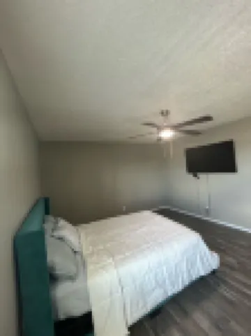 Calm 2 bedroom getaway w serene balcony