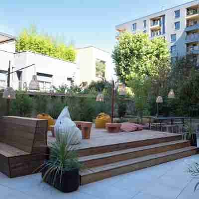 Oceania Lyon Hotel Exterior