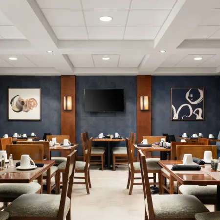 DoubleTree by Hilton Hartford - Bradley Airport