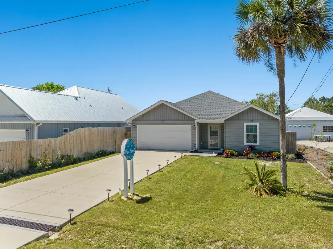 3bd, 2ba Home! Family Friendly! Close To Beach! Hot Tub! - Florida Panhandle, FL