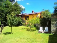 Rustikale Villa mit Pool direkt am Tiber gelegen