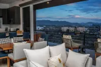 Quick walk to Cerritos Beach, private Hot tub, pool, gym, ocean & mountain VIEWS