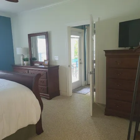 Charming 2 Bedroom Waterfront Lake Marion Condo