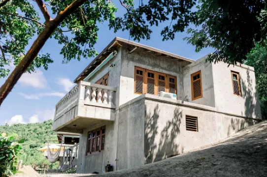 5BR/4.5BA Beachfront Retreat @Culebra, Puerto Rico w. heated pool