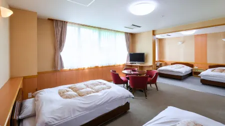 Shiganosato Onsen Ikoinomura Notohantou Отели рядом с достопримечательностью «Totoro Hodatsushimizu Town»