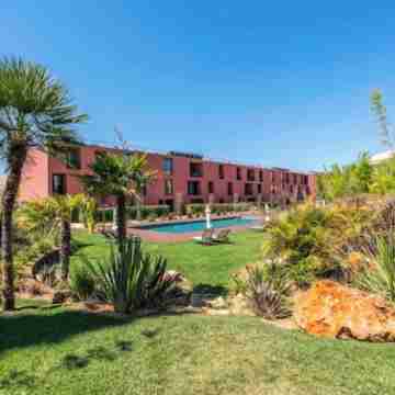 New & Bright 2Bed Ensuite, private condo with Pool Hotel Exterior