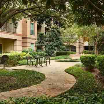 Luxury Apartment in Upper Kirby Hotel Exterior