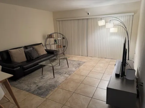 Charming 1-bedroom condo with WiFi and AC in brilliant Miami