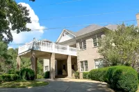 Entire 1st floor guest suite on 50 acres +pool+ tennis