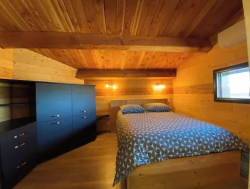 Wooden chalet Hôtels à : Salindres