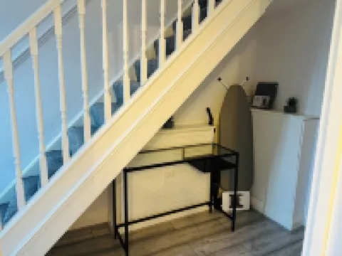 Lovely 4Bed House *2 bathroom *Garden*free parking