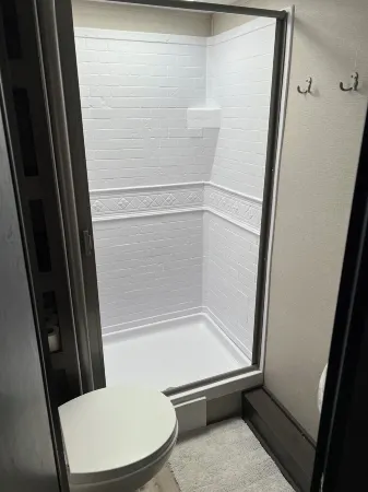 Transcend To The Beach - site fee and delivery extra Отели в г. Ошено