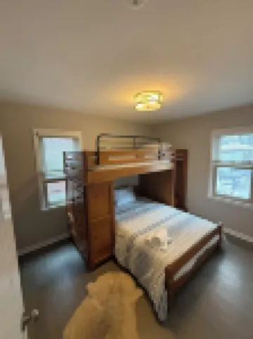 Spacious 4-bedroom house in lovely Dearborn