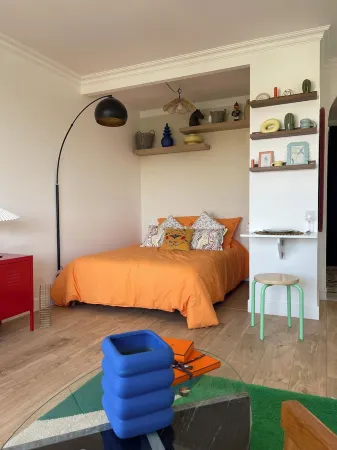 Luxueux Studio Proche Gare. Paris et La Défense en Quelques Minutes Отели в г. Сартрувиль