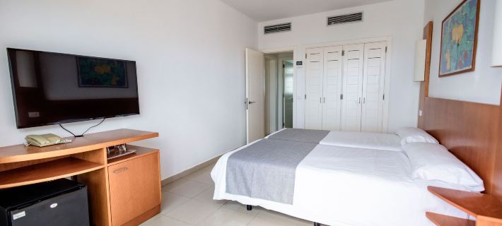 Caybeach Papagayos Hotels in Yaiza