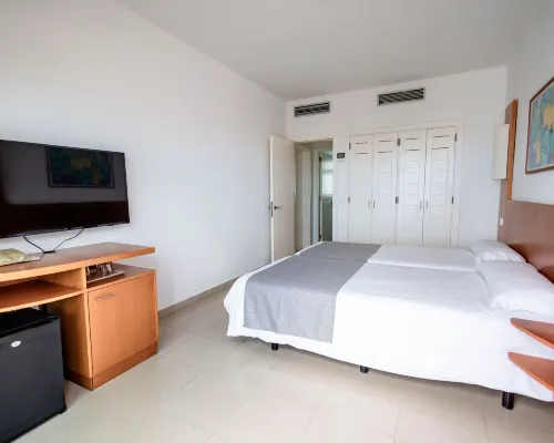 Caybeach Papagayos Hotels in Yaiza