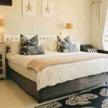 Awesome family beach house 650m to Robberg 5 beach Plettenberg Bay Rooms