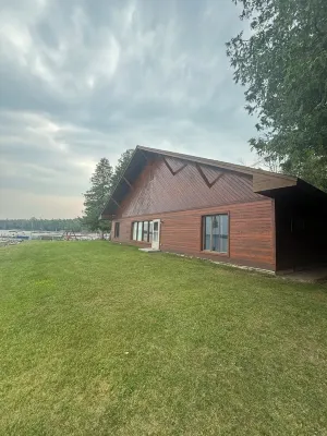 The Sniderhaus with beautiful sunsets and trails nearby.  A large dock.