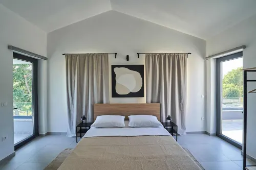 Neues Gebäude. Es Liegt 3,5 km vom Zentrum von Poreč Entfernt