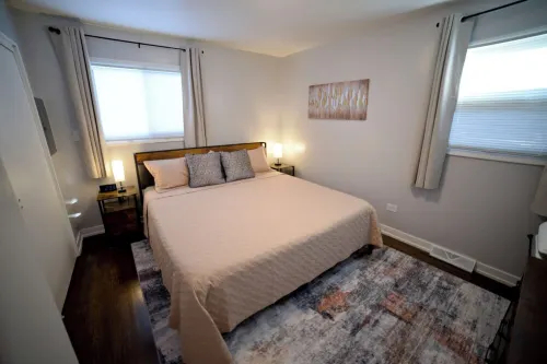 Grade A Working Class Safe Neighborhood 3Br up to 6 Guests. Updated & Best Price Hotel a Burbank