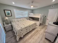 3-bedroom, 3-bath Canal front home with private pool in Islamorada, Florida Keys Các khách sạn gần Fiesta Key RV Resort and Marina