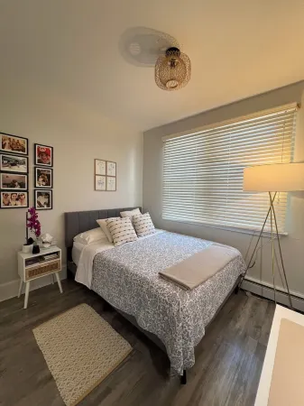 3 BR/1.5 Bath condo in Ventnor - block from beach w/ steamshower