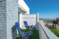 Newly Remodeled Cozy Beach Retreat + Ocean Views