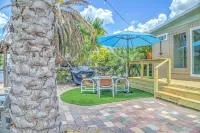 New Listing! Dockside Palms Weeki Wachee-Spring Fed Canal-Boat Friendly!