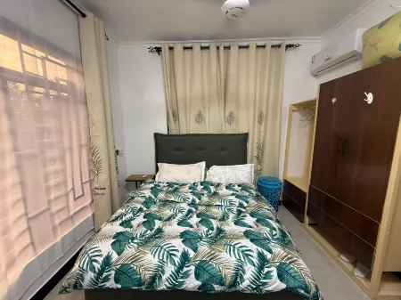 DC 1-bedroom apartment near USA embasy Dar es Salaam Отели рядом с достопримечательностью «Остров Мбудья»