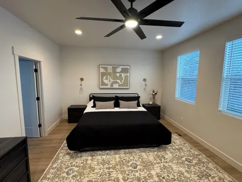 Luxury 5Br Adventure Hub! Pineview, Hiking, Golfing, Biking. Sleeps 12. 4.5 Bath